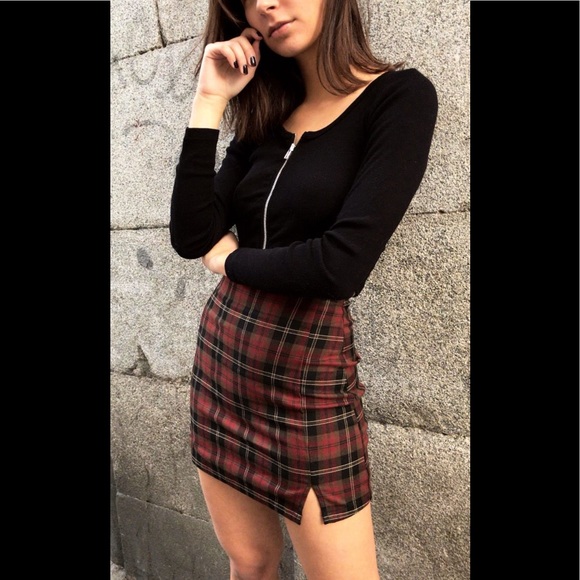 Brandy Melville Tops Brandy Melville Zip Up Zelly Top Poshmark Brandy Melville Tops Brandy Melville Zip Up Zelly Top Poshmark